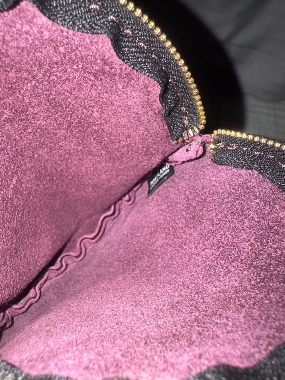 Portland Leather Round Coin Pouch - Plum Purple - Picture 3 of 3